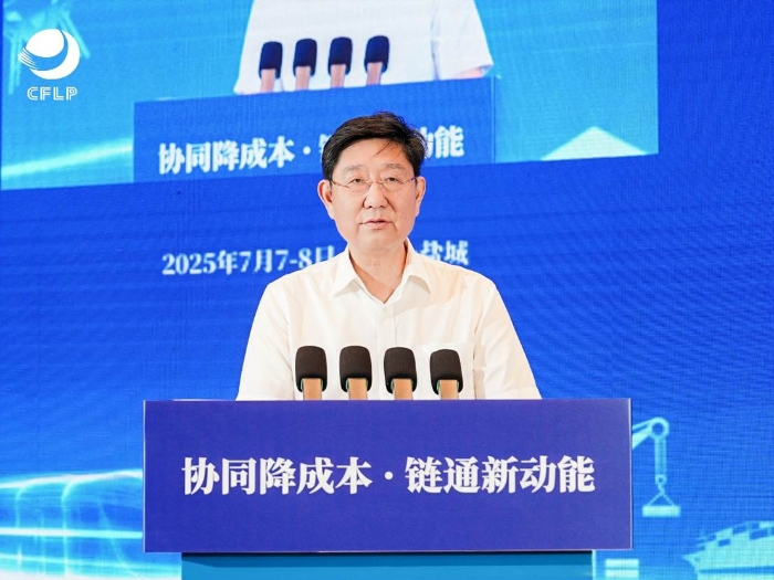 社交网络的手机截图上有人的照片上写着字 AI 生成的内容可能不正确。